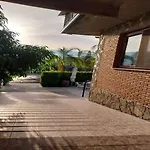 With Jacuzzi Near Etna Apartment