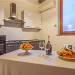 With Jacuzzi Near Etna Apartment Gaggi
