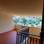 With Jacuzzi Near Etna Apartment *