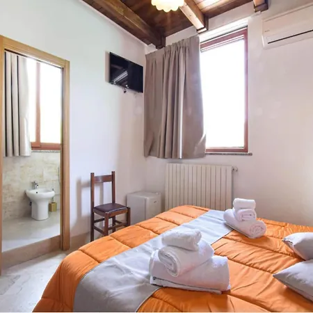 Apartman With Jacuzzi Near Etna