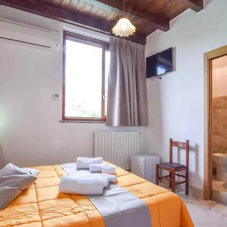 With Jacuzzi Near Etna Apartman *