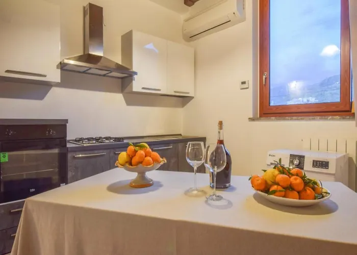 With Jacuzzi Near Etna Apartman Gaggi